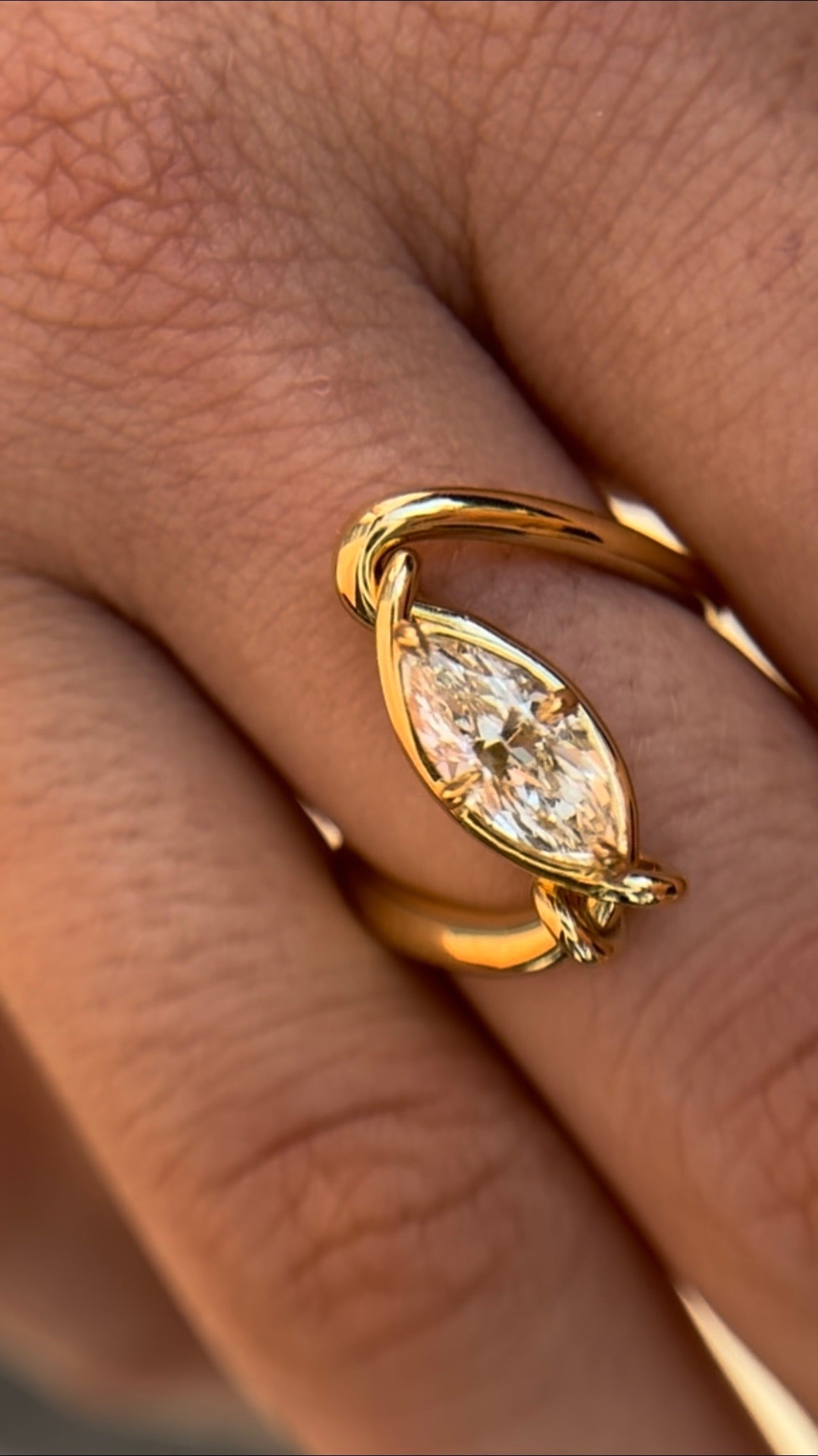 de Vos Marquise Diamond Tremble Ring