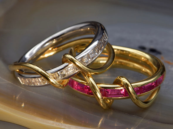 de Vos Pink Sapphire 18 Karat Gold River Ring