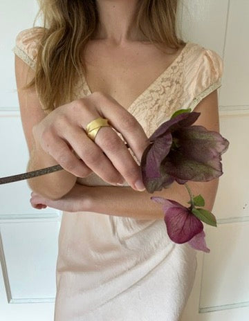 Leen Heyne Wide 18 Karat Band