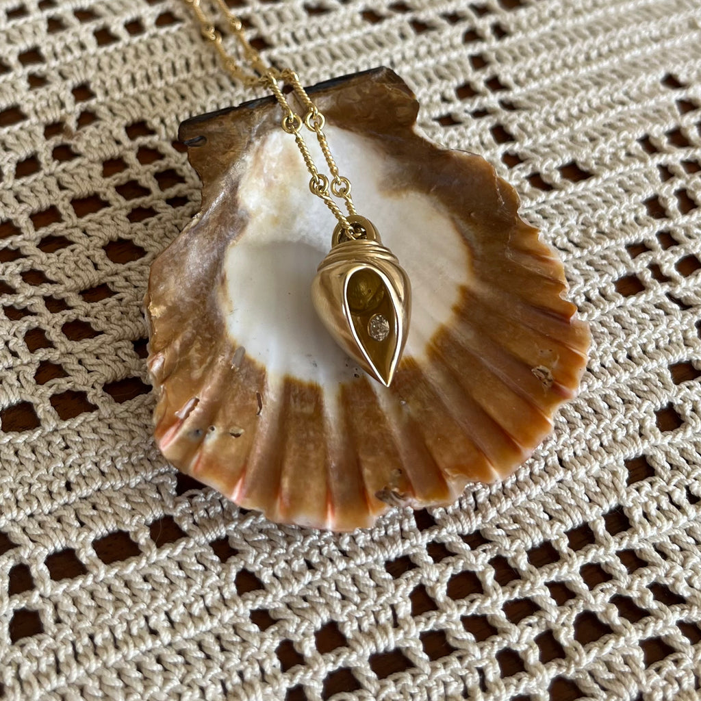 Thesis Gold Shell and Diamond Pendant