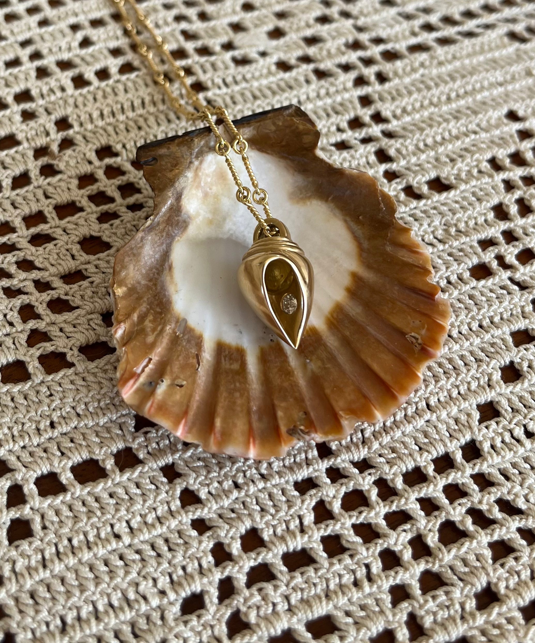 Thesis Gold Shell and Diamond Pendant