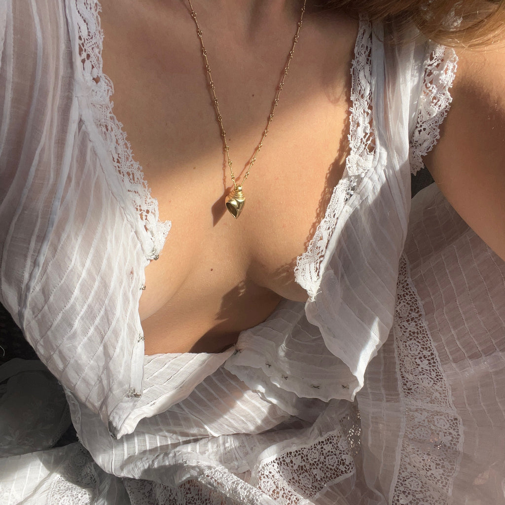 Thesis Gold Shell and Diamond Pendant