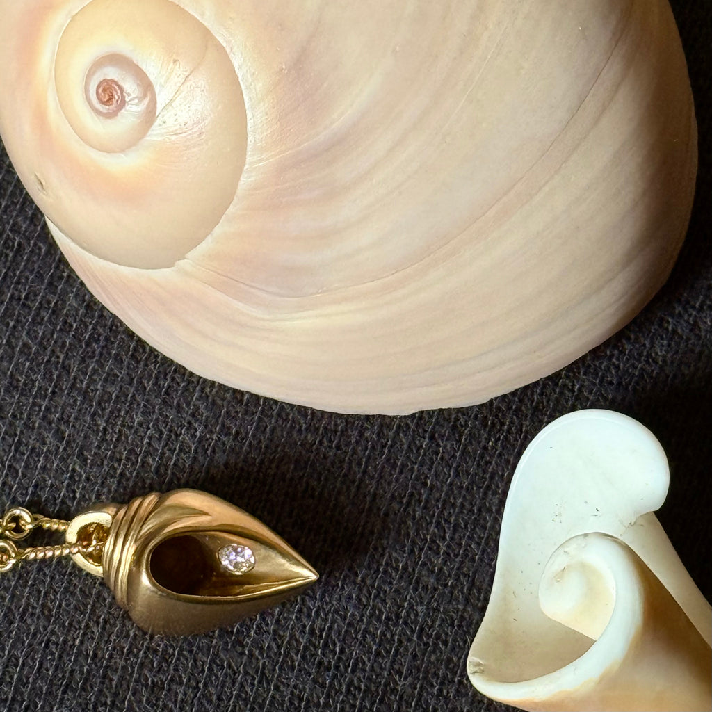 Thesis Gold Shell and Diamond Pendant