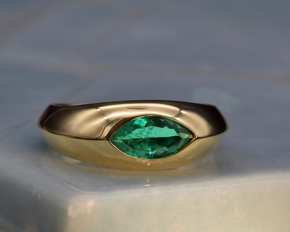 Thesis Colombian Emerald Signet Ring