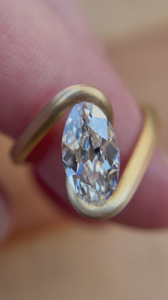 Leen Heyne Moval Diamond and 18 Karat Gold Ring