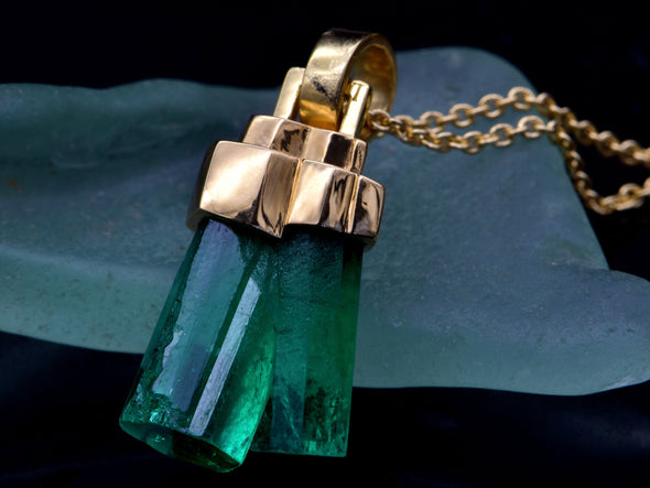 Thesis Colombian Emerald Crystal Pendant in 18 Karat Fairmined Gold