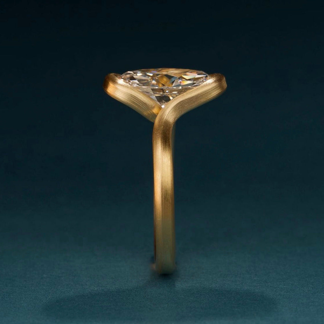 Leen Heyne x Thesis Moval Cut Diamond Ring