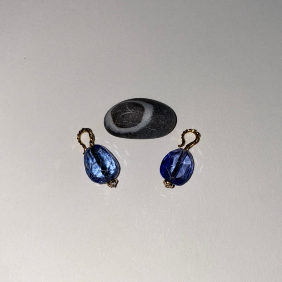 Thesis Sapphire Pendant